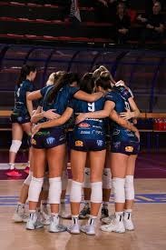 篮球火箭球员赛后接受采访分享心得